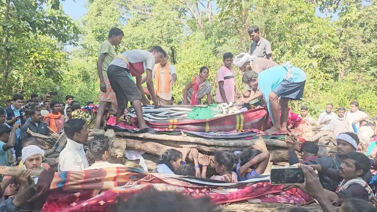 हिड़मा एनकाउंटर: सोशल मीडिया पर हमदर्दी की लहर, मीडिया में विवाद और नक्सलवाद के खात्मे का सवाल